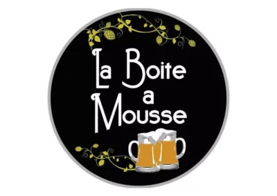 Logo de La Boîte à Mousse – Bar à bières partenaire d’Atelier Brod’Art Créations pour la personnalisation textile.